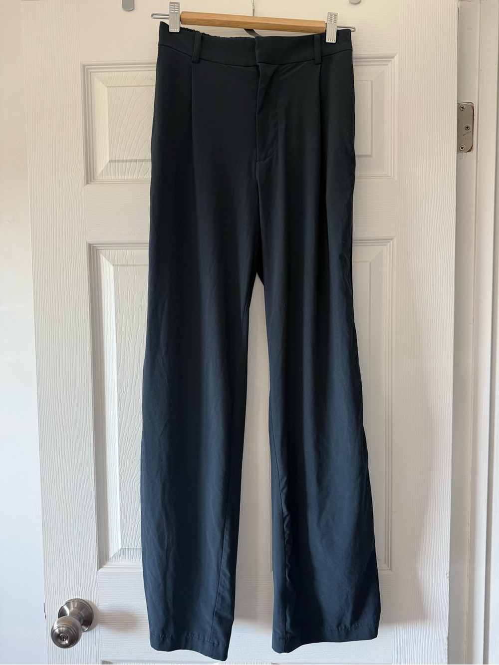 Vuori Navy Blue slack pants xs